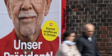 Austrians vote in presidential election with incumbent set to win