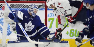Maple Leafs stun Washington Capitals 3-2