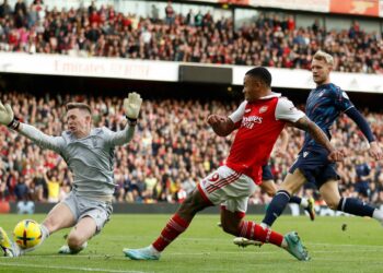 EPL: Man Utd scrapes past West Ham, Arsenal thumps Forest