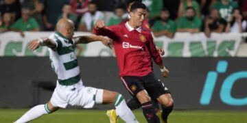 Man Utd, Arsenal win in EL; fireworks halt Berlin game