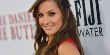 Minka memoir ‘Tell Me Everything’ coming out May 2023