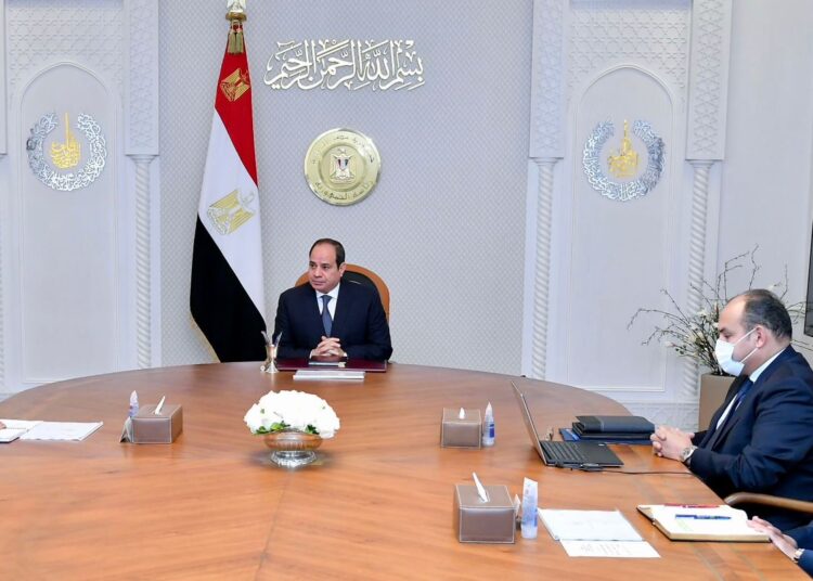 President Abdel Fattah El Sisi during a meeting with Prime Minister Moustafa Madbouli and Trade and Industry Minister Ahmed Samir on Monday.