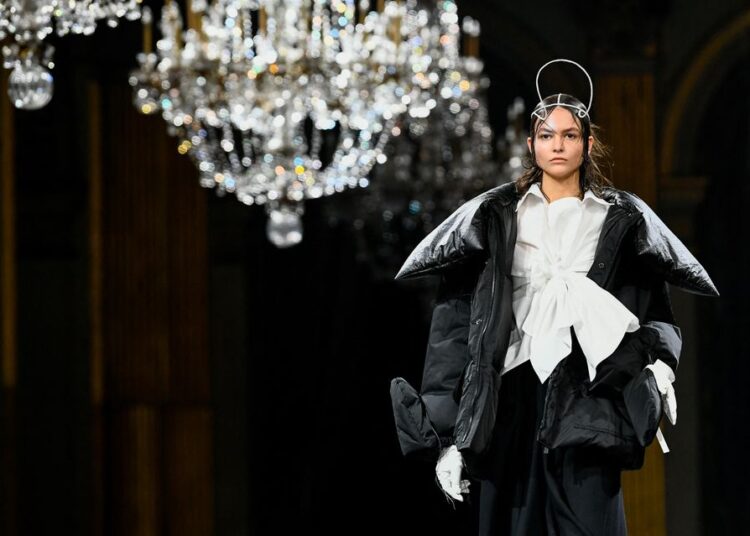 Veteran designer Yamamoto dazzles with his conventional style at Paris Fashion Week 1 - Egyptian Gazette