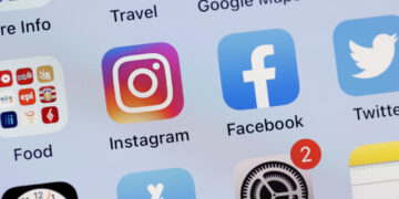 Amid high US inflation, online insurance offers mislead elderly