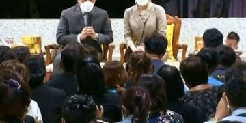 Thai king tells massacre victims’ families ‘I share your grief’ 1 - Egyptian Gazette Thai king tells massacre victims’ families ‘I share your grief’