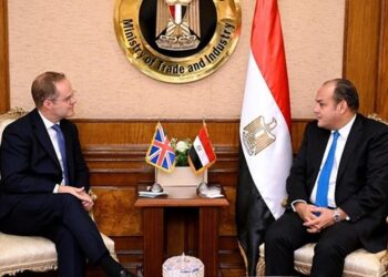 Trade minister probes with British envoy economic co-operation