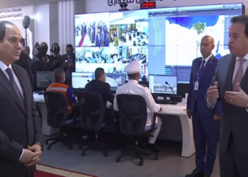 Sisi inspects control centre of the Unified National Network for Emergency in Mokattam
