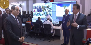 Sisi inspects control centre of the Unified National Network for Emergency in Mokattam