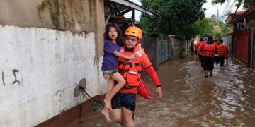 Philippine capital braces for storm Nalgae, death toll cut to 45
