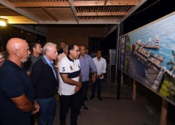 PM inspects Naama Bay development works, number of road projects