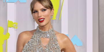 Music star Taylor Swift releases new album 'Midnights' 1 - Egyptian Gazette Music star Taylor Swift releases new album ‘Midnights’