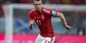 Bale makes early exit for Wales against England at World Cup