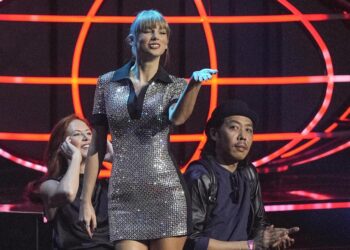 Taylor Swift wins big in Germany at the MTV EMAs