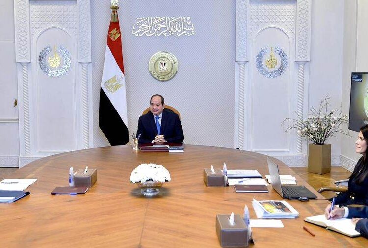 Sisi calls for optimal use of development funds 1 - Egyptian Gazette President Abdel Fattah El Sisi during his meeting on Monday with Prime Minister Moustafa Madbouli and Minister of International Co-operation Rania al-Mashat.