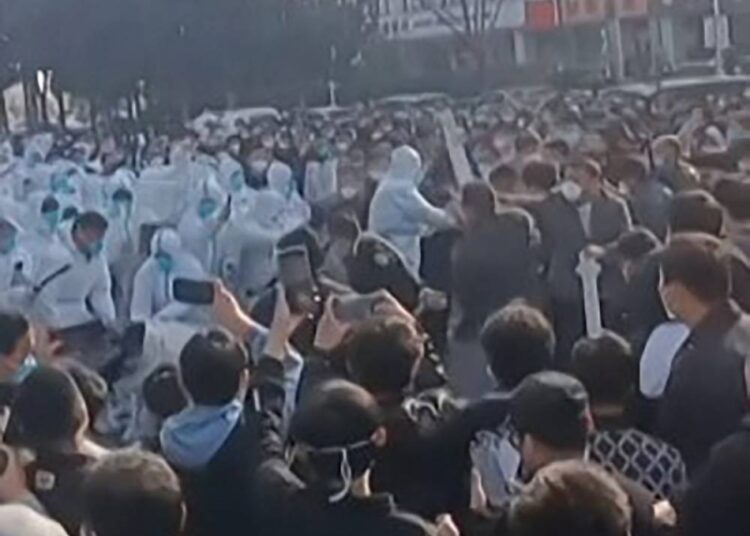 China orders Covid lockdown in Zhengzhou after iPhone factory protests 1 - Egyptian Gazette