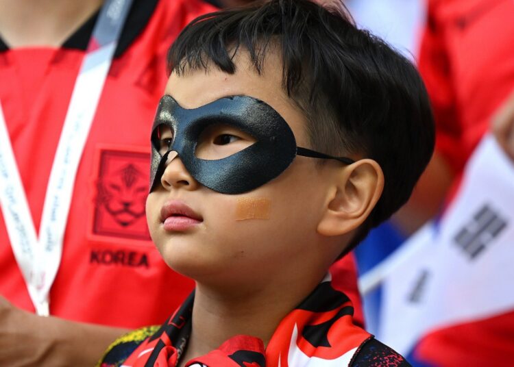 Clinical edge key for S. Korea in Ghana tie 1 - Egyptian Gazette A supporter ahead of the World Cup Group H match between South Korea and Uruguay on Nov. 24, 2022.