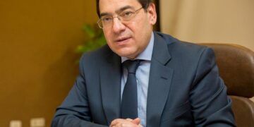 Oil minister chairs Egypt’s delegation to OIF summit in Tunisia