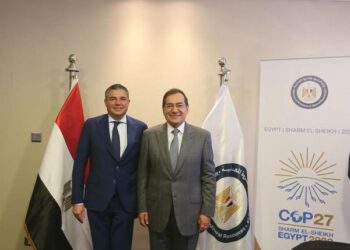 Oil min. discusses with Baker Hughes CEO Egypt’s regional role in oil gas