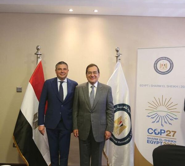 Oil min. discusses with Baker Hughes CEO Egypt's regional role in oil gas 1 - Egyptian Gazette