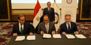 Egypt inks 7 carbon-cutting deals with global companies at COP27
