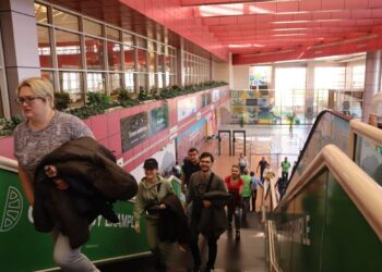 Civil aviation minister inspects Cairo, Sharm El-Sheikh airports ahead of COP27