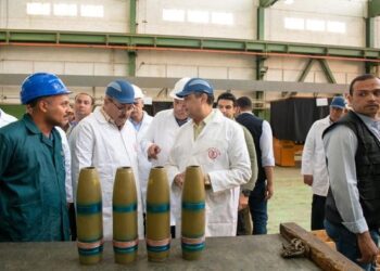 Military production min. inspects Factory 99