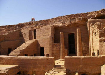 A burial site and a catalogue  of great figures