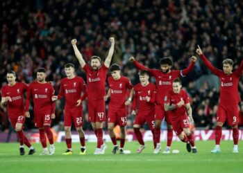 Liverpool survive shootout in League Cup, Man City see off Chelsea