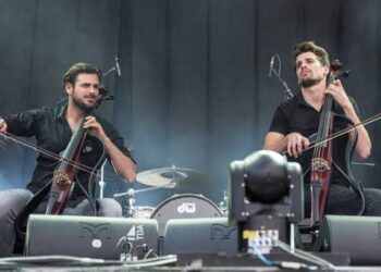 EGYPTAIR official carrier of duo 2Cellos