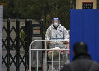 Virus lockdowns hit China economic powerhouse Guangzhou