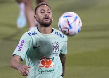 Neymar silent before Brazil opens vs. Serbia at World Cup