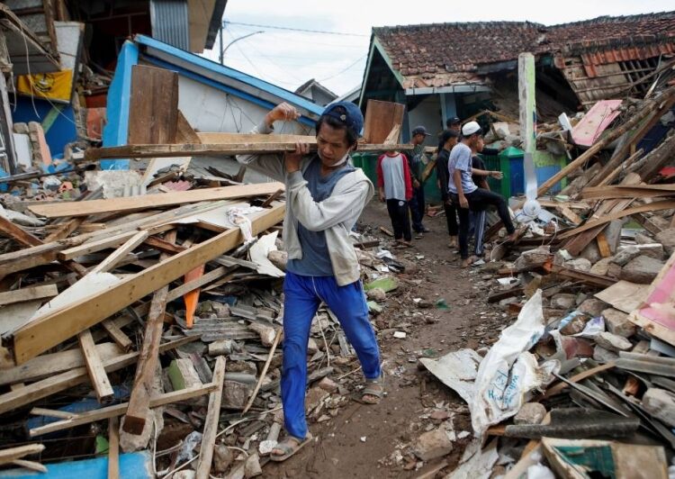 Indonesia struggles to get aid to quake survivors, rescue continues 1 - Egyptian Gazette