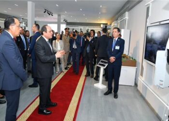 Kuwaiti newspaper highlights inauguration of Egypt’s national emergency grid