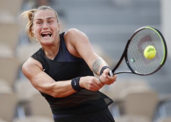 Sabalenka outlasts Jabeur at WTA Finals