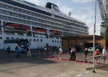 2,990 tourists arrive at Safaga Port