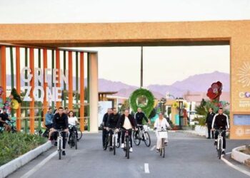 Sisi rides bike at dawn in Sharm to inspect Green Zone