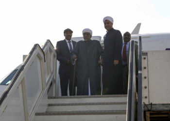 Mirghani thanks President Sisi while returning to Khartoum