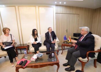 Ashour, EU amb. discuss boosting education, scientific research cooperation