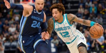 Brooks scores 23 as Grizzlies rout Hornets 130-99