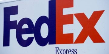 FedEx, other shippers warn extreme weather will delay some US holiday gift deliveries 1 - Egyptian Gazette FedEx, other shippers warn extreme weather will delay some US holiday gift deliveries