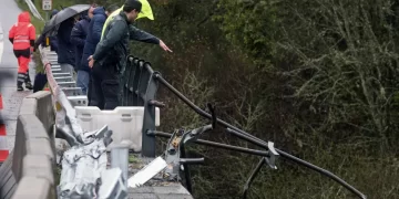 7th body discovered after bus plunged into Spanish river 1 - Egyptian Gazette 7th body discovered after bus plunged into Spanish river