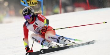 Swiss skier Gut-Behrami leads Shiffrin after 1st run of GS