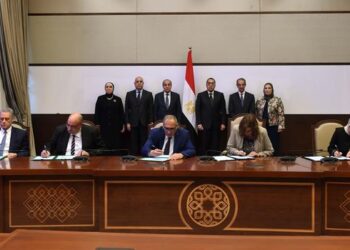 PM attends signing of 3 co-operation protocols to restructure gov’t applications