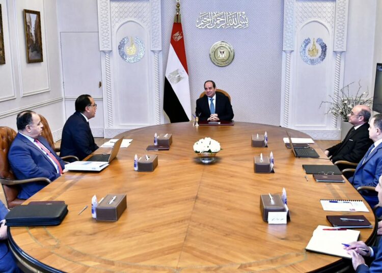 President Sisi directed to ditch outdated parked cars on roads nationwide 2 - Egyptian Gazette President Sisi directed to ditch outdated parked cars on roads nationwide 1 - Egyptian Gazette