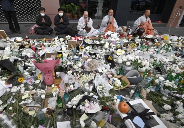 Quiet before Christmas in Seoul night-life district of deadly crowd crush 1 - Egyptian Gazette