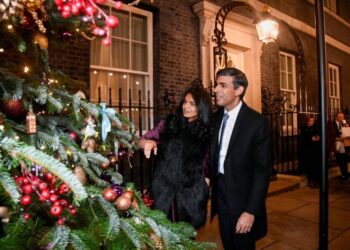 UK’s Sunak criticised for asking homeless man if he ‘works in business’