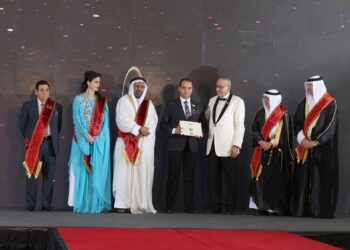 Hanafy awarded “Fakhr Al Arab” of year 2022 in Communication Technology