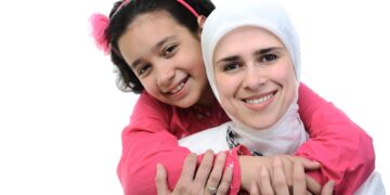 Do daughters of working mothers have more stable employment? New study says they might