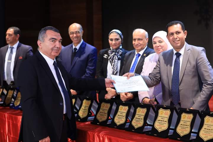 The Gazette honours distinguished teachers, pupils 87 - Egyptian Gazette
