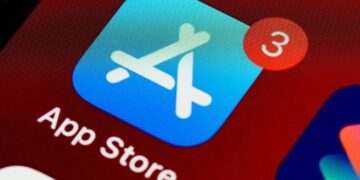 Apple plans to let rival app stores on iPhones in EU